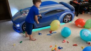 Сюрпризы, вопросы и задания в шариках. Лопаем воздушные шары