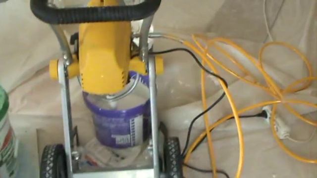 Покраска потолка покрасочным аппаратом  WAGNER смотреть онлайн