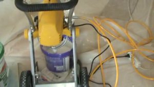 Покраска потолка покрасочным аппаратом  WAGNER