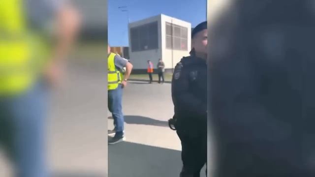 НАЧАЛОСЬ ! В Москве в автобусах отменили оплату за проезд наличкой.