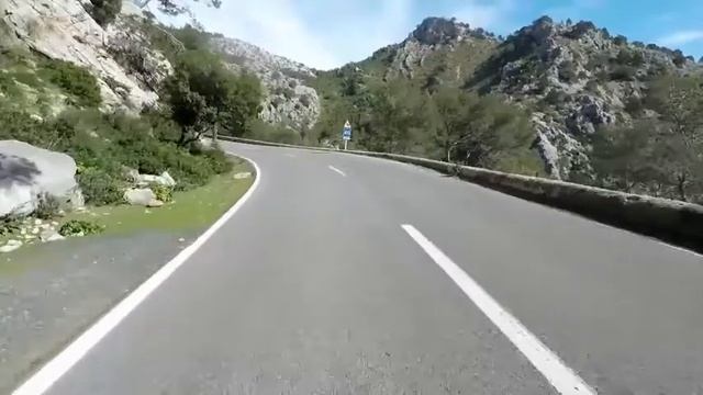 VW Golf GTE and e-Golf (2017) Driven on Road & Track смотреть онлайн