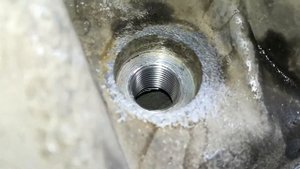 ваз 2109 восстановление резьбы свечи на снятой  головке