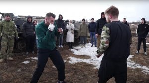 Уличный Боец против Солдата !!!