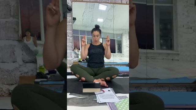 Медитация поможет очистить нимб от отпечатков, оставленных прошлыми сексуальными отношениями смотреть онлайн