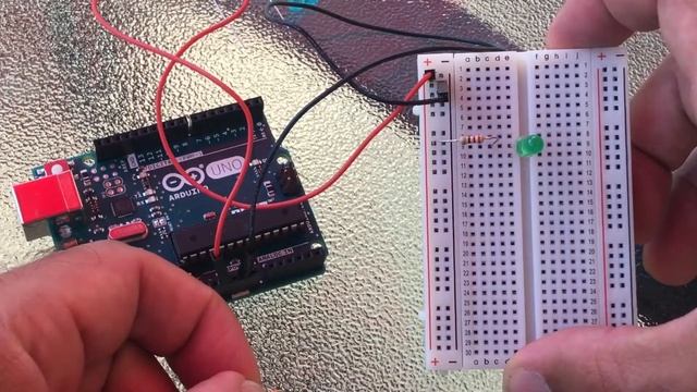 How to Turn on 2 LED lights with Arduino and Breadboard смотреть онлайн