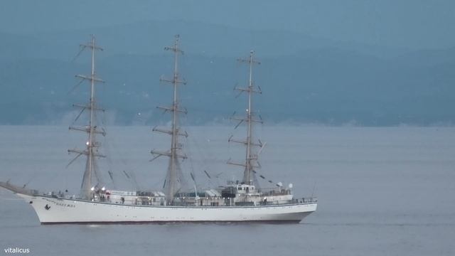 Парусник "Надежда", бухта Тихая, Владивосток смотреть онлайн