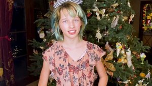 Can you tell she's a huge Harry Potter fan? Milla Jovovich quizzes Ever Anderson for #LOVE23