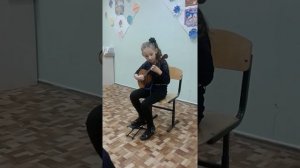 Вероника играет на домре "Ах вы сени мои сени"