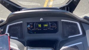 Трёхколёсный мотоцикл Can-Am Spyder RT Limited 2020. Обзор на байка На дороге.