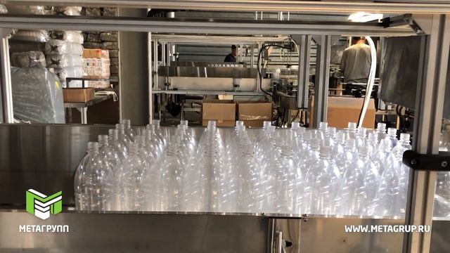 Автоматический упаковщик пустой ПЭТ тары в полиэтиленовые пакеты до 2000 бут/час смотреть онлайн