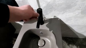Темно серый унитаз и биде NIC Design