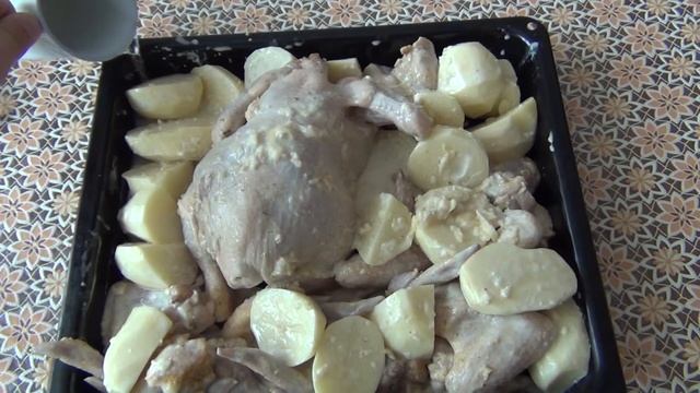 Курица запеченная с кортошкой в духовке