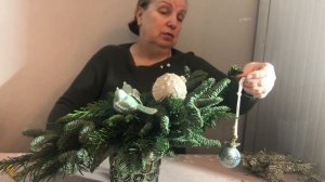 Новогодняя композиция ниспадающей формы