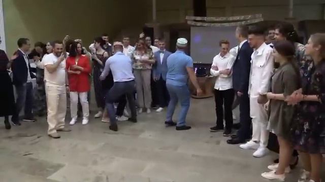 Ведущая Александра Великанова