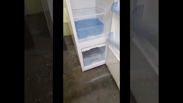 Холодильник бу узкий низкий Beko