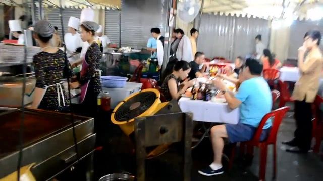 Рынок Бень Тхань в Хошимине, Вьетнам смотреть онлайн