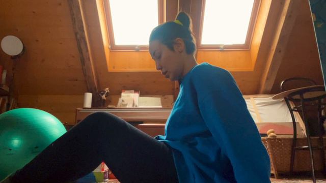 Пробуждаем чувствительность в теле , позвоночник , таз @gravimedimotion смотреть онлайн