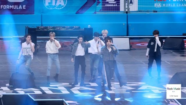 Stray Kids 스트레이키즈 SEOUL E-PRIX Full Ver. (MANIAC + Back Door + Thunderous + 神메뉴)