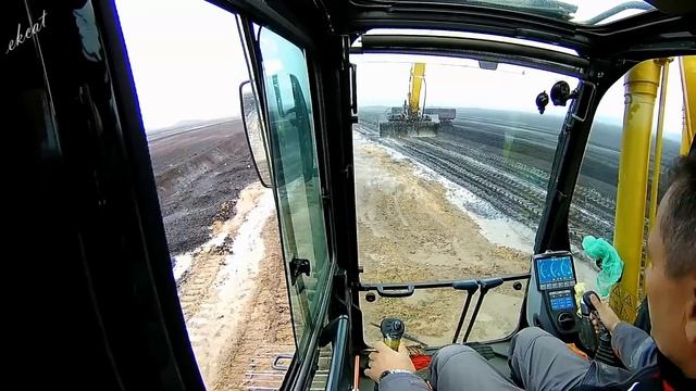 Строительство дороги на торфянике. Осень. Часть 1 смотреть онлайн