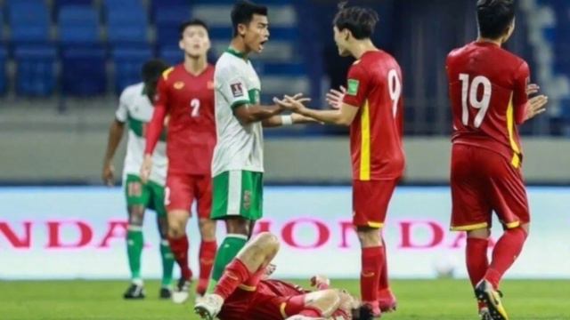 Heboh..! Komentar Pelatih Thailand Jelang Laga Indonesia vs Vietnam Grup B Piala AFF смотреть онлайн