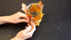Подсвечник из кленовых листьев. Осенняя поделка с детьми
