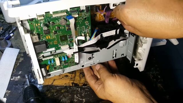 Разборка принтера Laser Jet Ultra MFP M134fn (подготовка к замене термопленки) смотреть онлайн