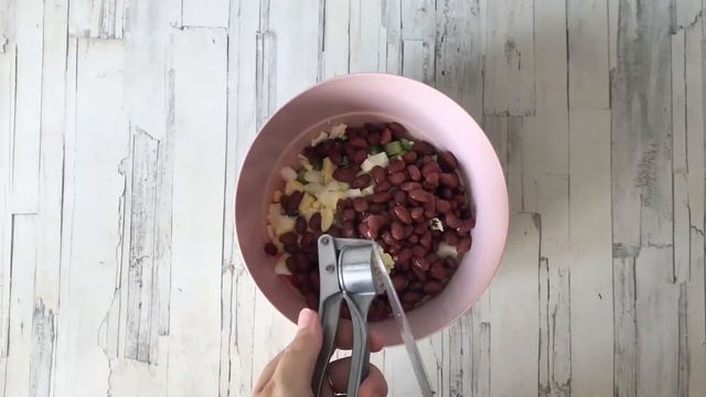 КАК ПРИГОТОВИТЬ САЛАТ ИЗ ФАСОЛИ И ОГУРЦОВ? Простой и вкусный, на праздник и на каждый день
