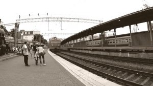 Прибытие поезда на вокзал Владивостока.