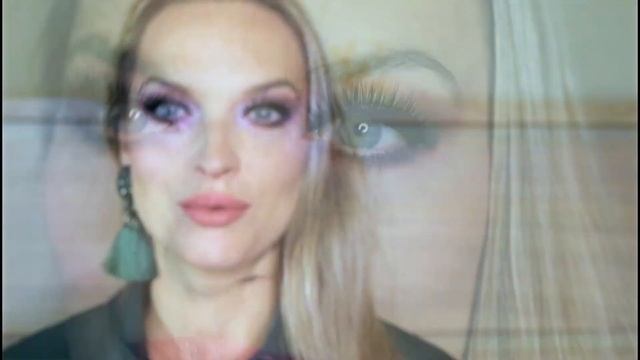 KAT VON D: ОБЗОР ПАЛЕТОК LOLITA И ALCHEMIST HOLOGRAPHIC | МАКИЯЖ | ПРИВИВКИ | КРИТИКА БРЕНДА смотреть онлайн