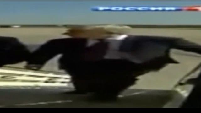 Сжатый Погосян показывает SuperJet смотреть онлайн