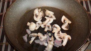 Салат Домашний с жареными грибами