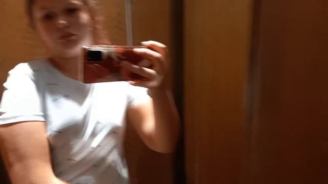 шопінг з мамой куча покупок в брендових магазинах смотреть онлайн