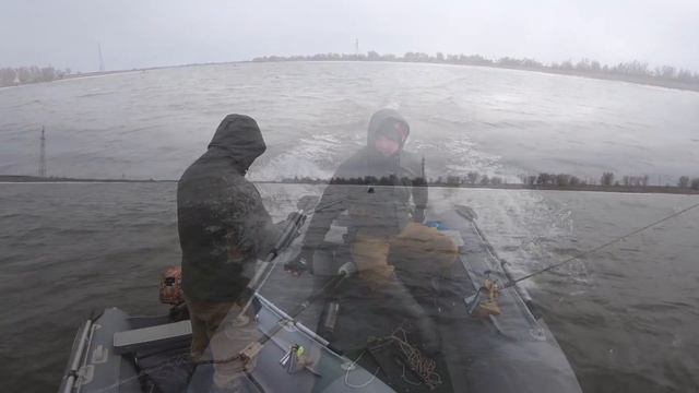 Мартовские "Холодные" рыбалки часть-2 .Астраханская рыбалка весной 2018. Breaden SWG Legend 86 смотреть онлайн