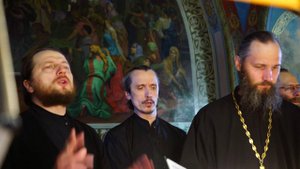 Положи, Господи, хранение устом моим и дверь ограждения о устнах моих.