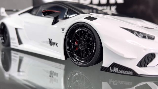Liberty Walk LB Silhouette Lamborghini Huracan GT (White) 79125 •AutoArt• 1/18 смотреть онлайн