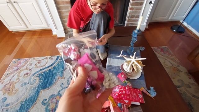 Какие подарки на день влюбленных дети в школе дарят друг другу. смотреть онлайн