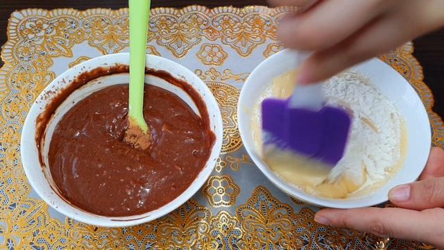 ВОТ ТАК НАДО ГОТОВИТЬ ШИКАРНЫЙ ПИРОГ! Пирог ЗЕБРА на Сметане/Кефире! ГОТОВО ЗА НЕСКОЛЬКО МИНУТ..