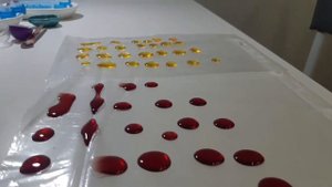 Изготовление искусственного янтаря.