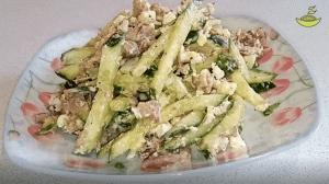 Салат из четырёх ингредиентов. Рецепт простой , салат ну очень вкусный!.mp4