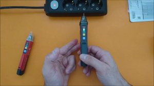 UNI-T UT12M AC Voltage Detector