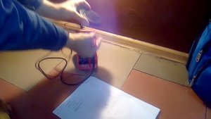 Определение прямого напряжения фотодиода в темноте и вырабатываемого при освещении. Схема