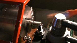 Точим конус под патрон В16 и делаем оправку для расточных резцов