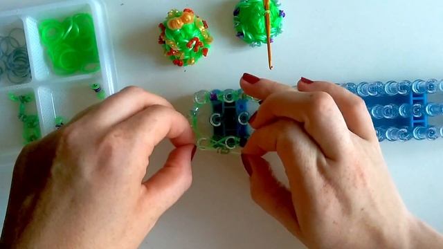 Елка 3D из резинок Christmas tree Rainbow loom bands tutorial for kids DIY смотреть онлайн