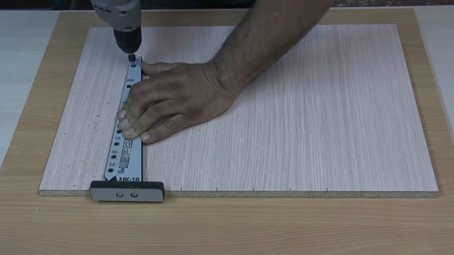 МК 19 Мебельный кондуктор для полкодержателей и стяжек минификс смотреть онлайн