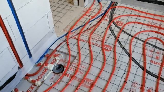 79. Установка душевого трапа и заливка теплого пола в туалете смотреть онлайн