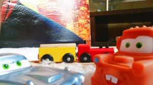 Детское видео про машинки и паровозики. Мультики с игрушками для детей.