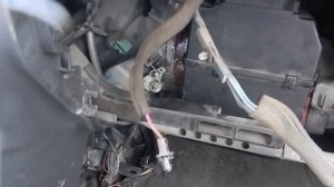 Как снимать панель приборов на Мазде 626