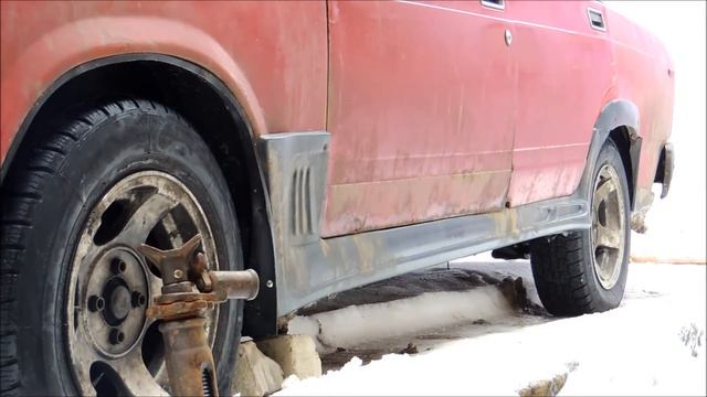 Как самому поменять колесо на авто?Ставим запаску смотреть онлайн