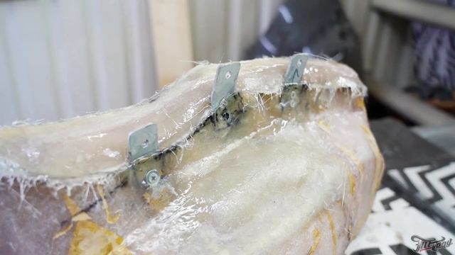 Mercedes GT AMG. Установка сабвуфера от Helix, Добавление басов на мерседес амг Гт смотреть онлайн