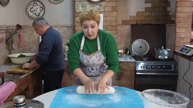 КУК?СОМСА! ЗЕЛЕНЫЕ?ЛЕПЁШКИ на?мангале и сковороде ?Сюрприз из Алматы! ВЕСНА?на пороге! смотреть онлайн